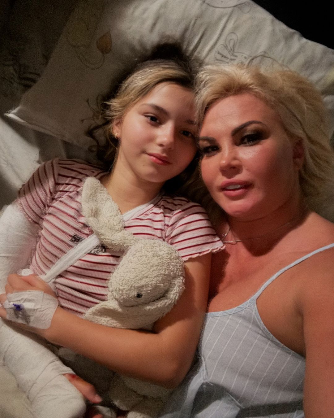 "Потрапила у біду". 10-річна донька Камалії опинилася у лікарні